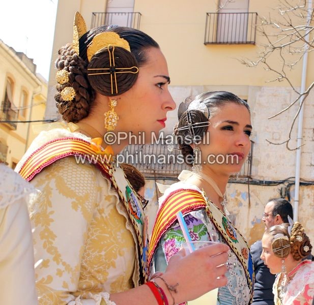 A photo by Phil Mansell