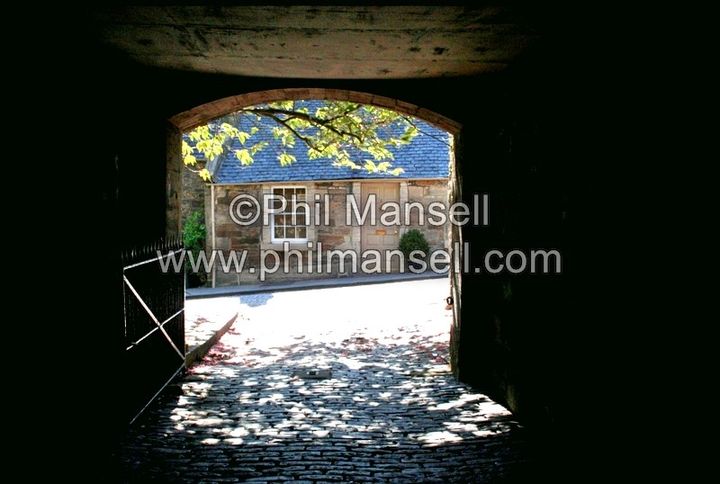 A photo by Phil Mansell