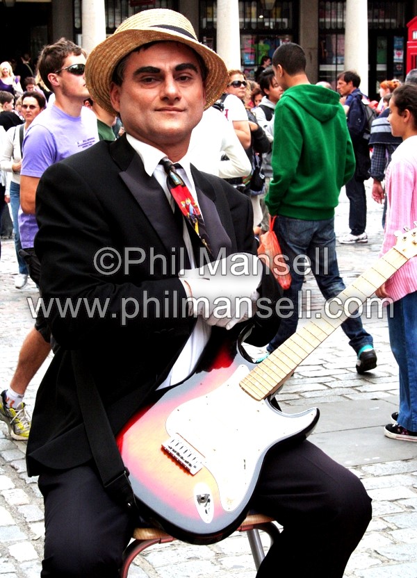 A photo by Phil Mansell